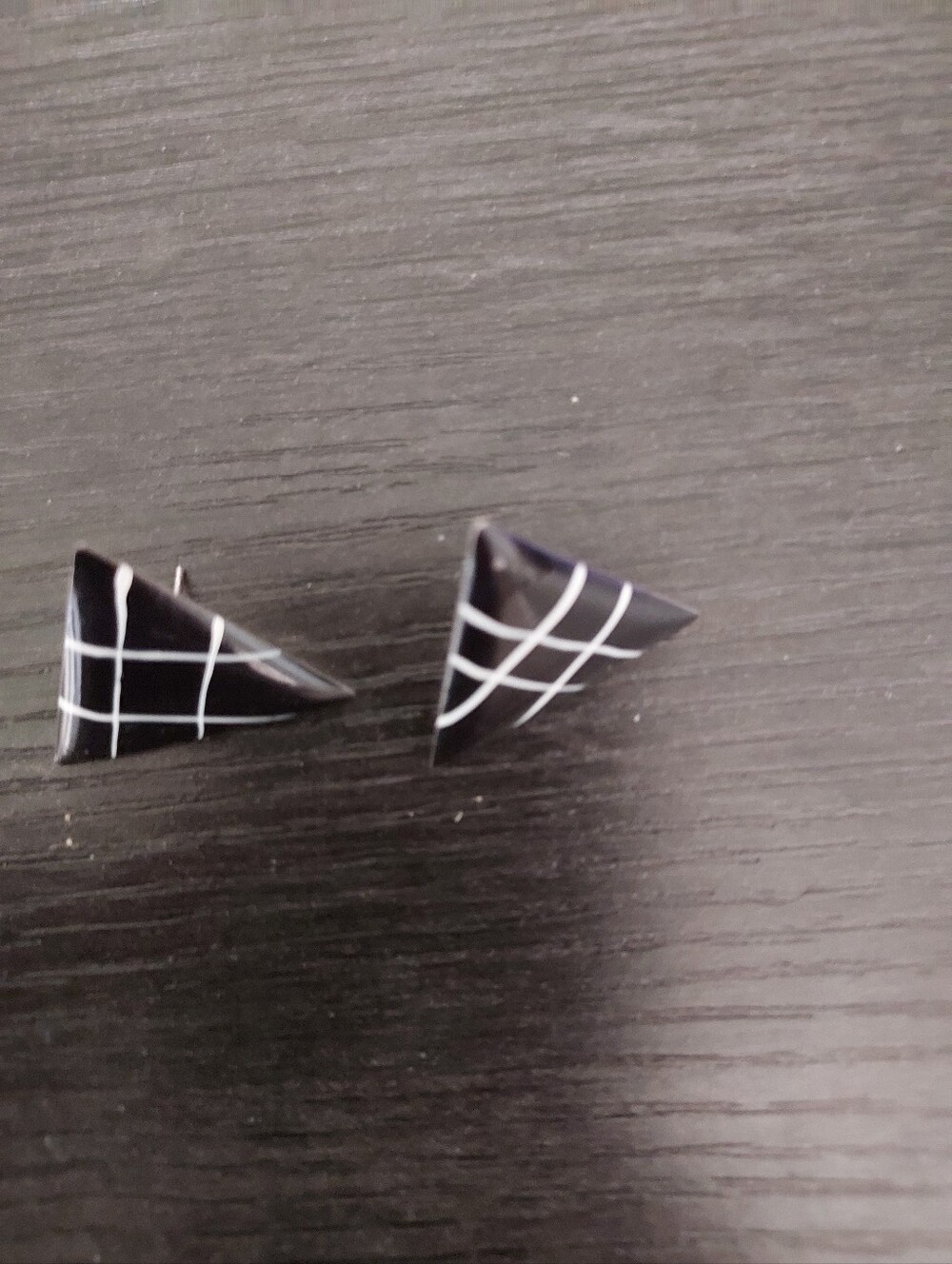 Black Triangular Stud Earrings with White Grid Detail